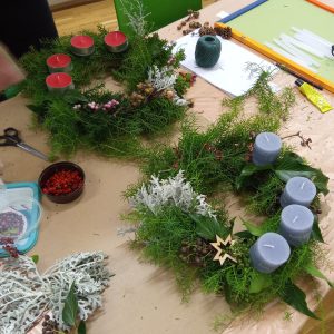 Meistarklase: Latviskais Adventes-Saulgriežu vainags